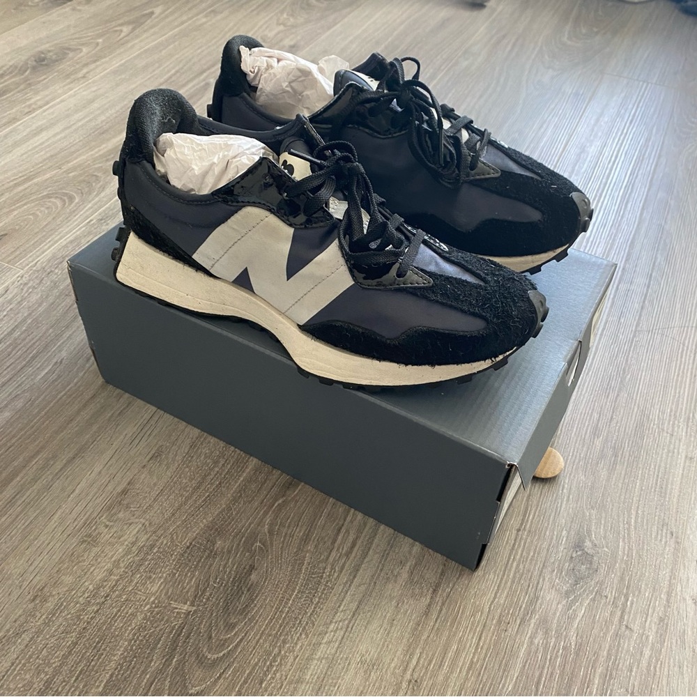 Black/ White New Balance  327 8.5